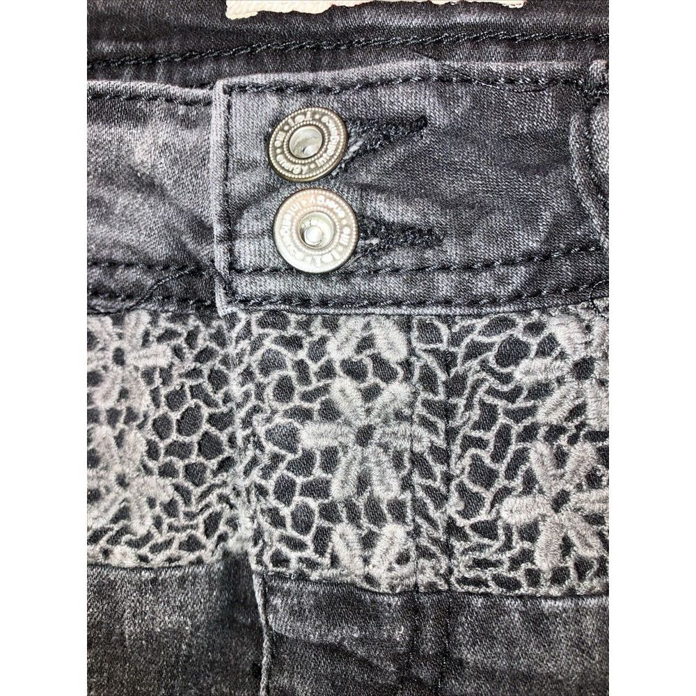 L.E.I Ashley Low Rise Cut-Off Denim Short Women's Junior Size 11 Black Raw Hem - Picture 4 of 5